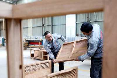 工藝品加工促產業發展